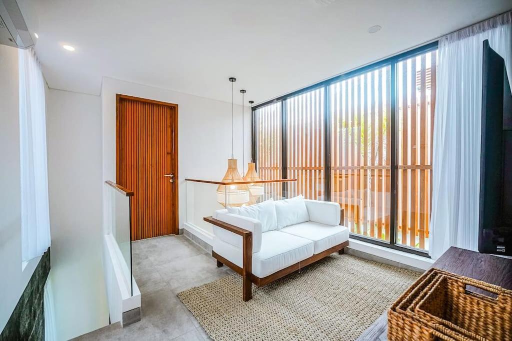 Tiny Nyanyi - 2 Bedroom Stylish Private Pool 5 Mins From *