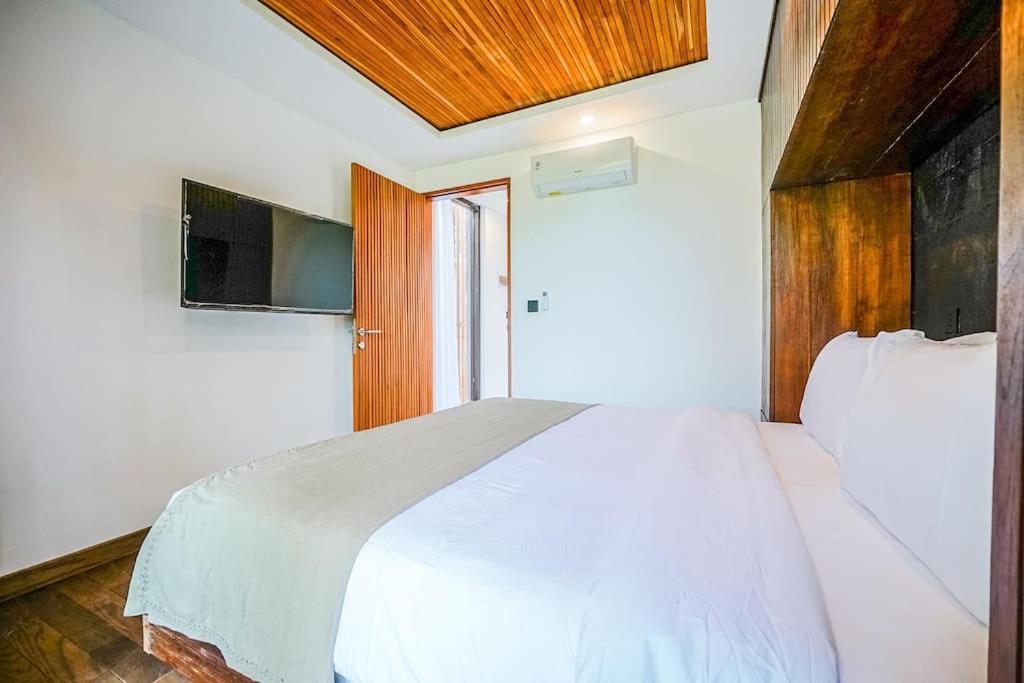 Villa Tiny Nyanyi - 2 Bedroom Stylish Private Pool 5 Mins From *
